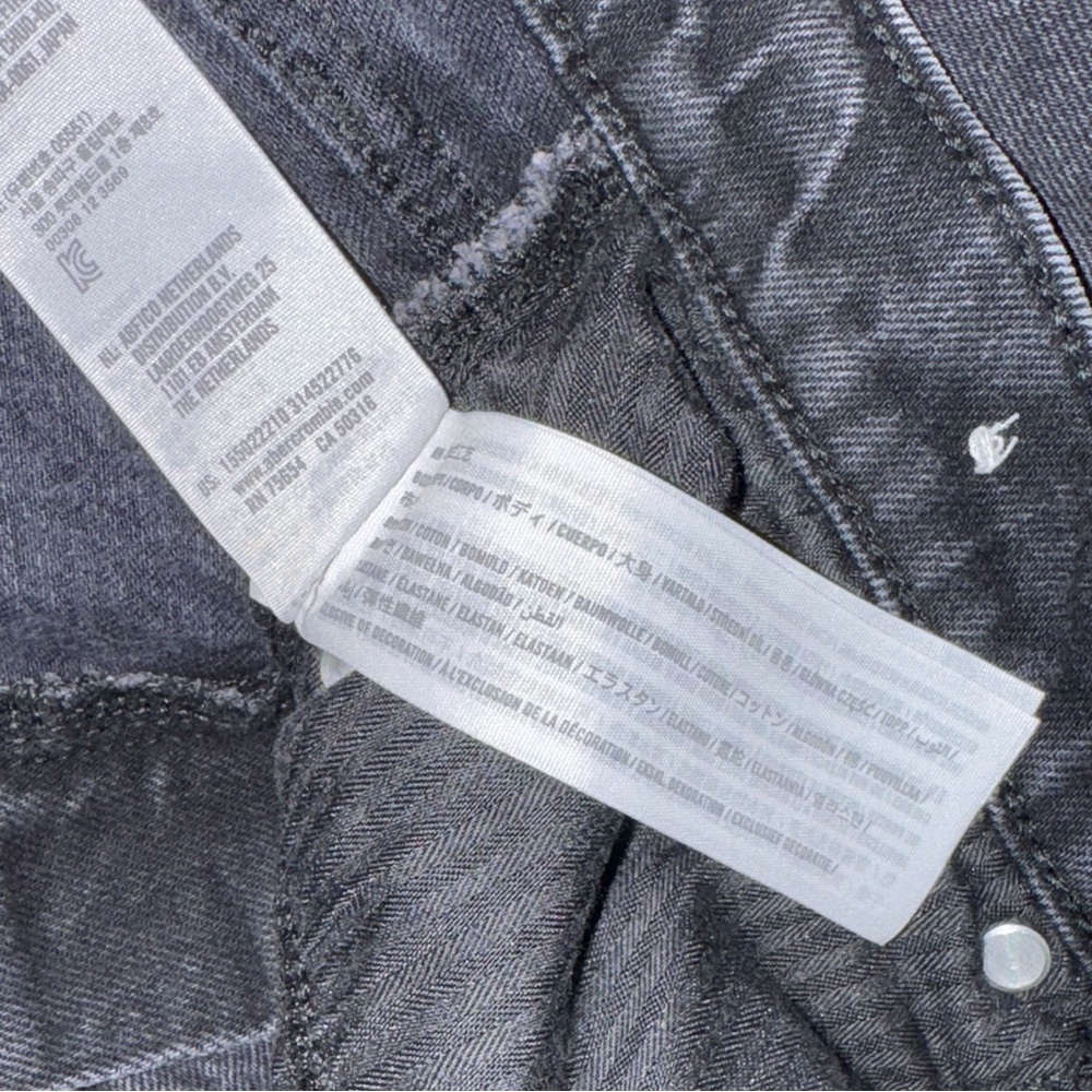 Abercrombie & Fitch | 90s Straight Ultra High Rise Jeans – Black Wash - Picture 4 of 7